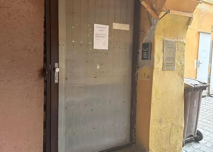 아파트 37b In Center In